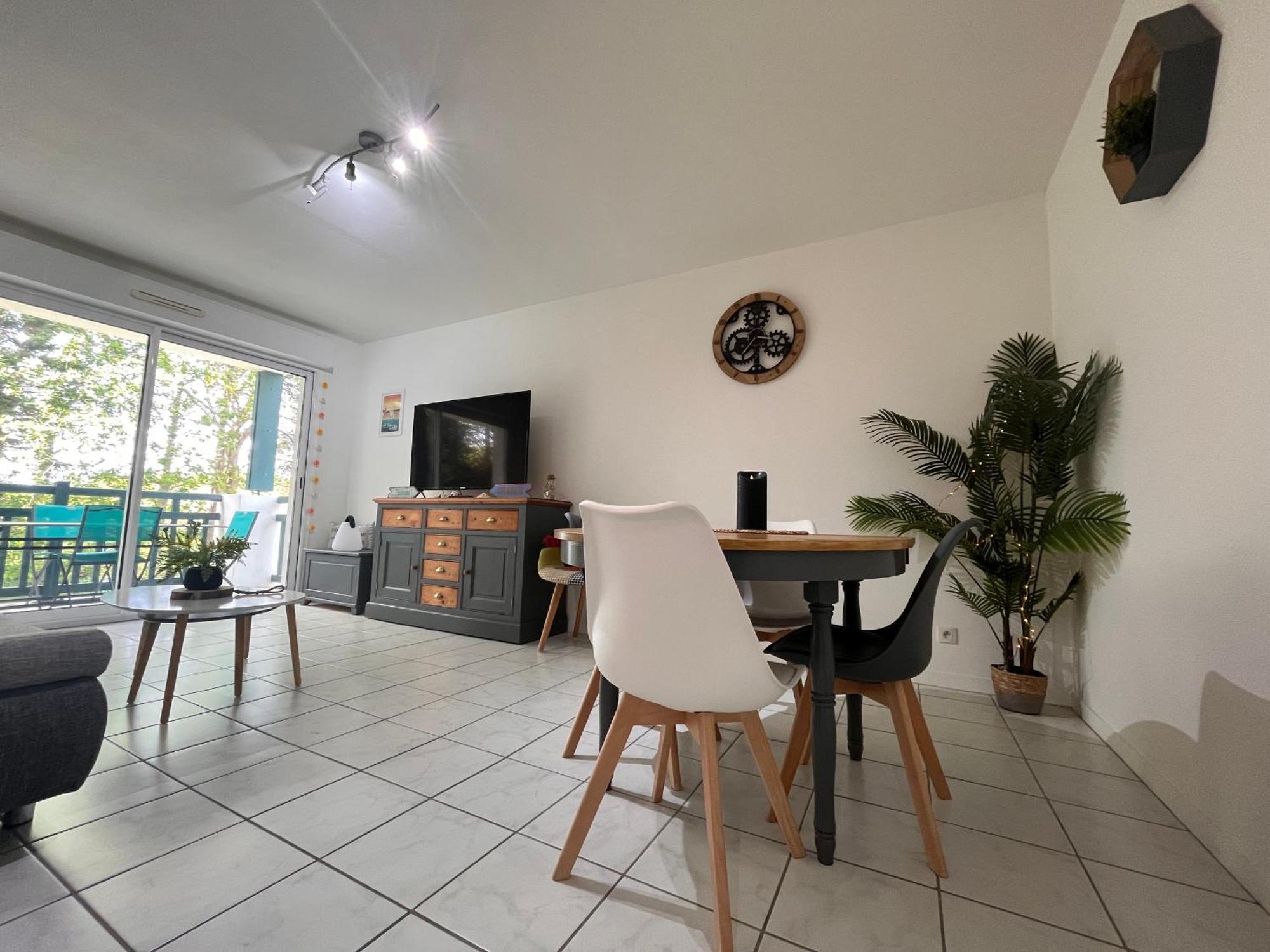 Avec Terrasse Et Piscine, Proche D'erromardie, Jean De Luz - Fr-1-239-932 Apartment Saint-Jean-de-Luz